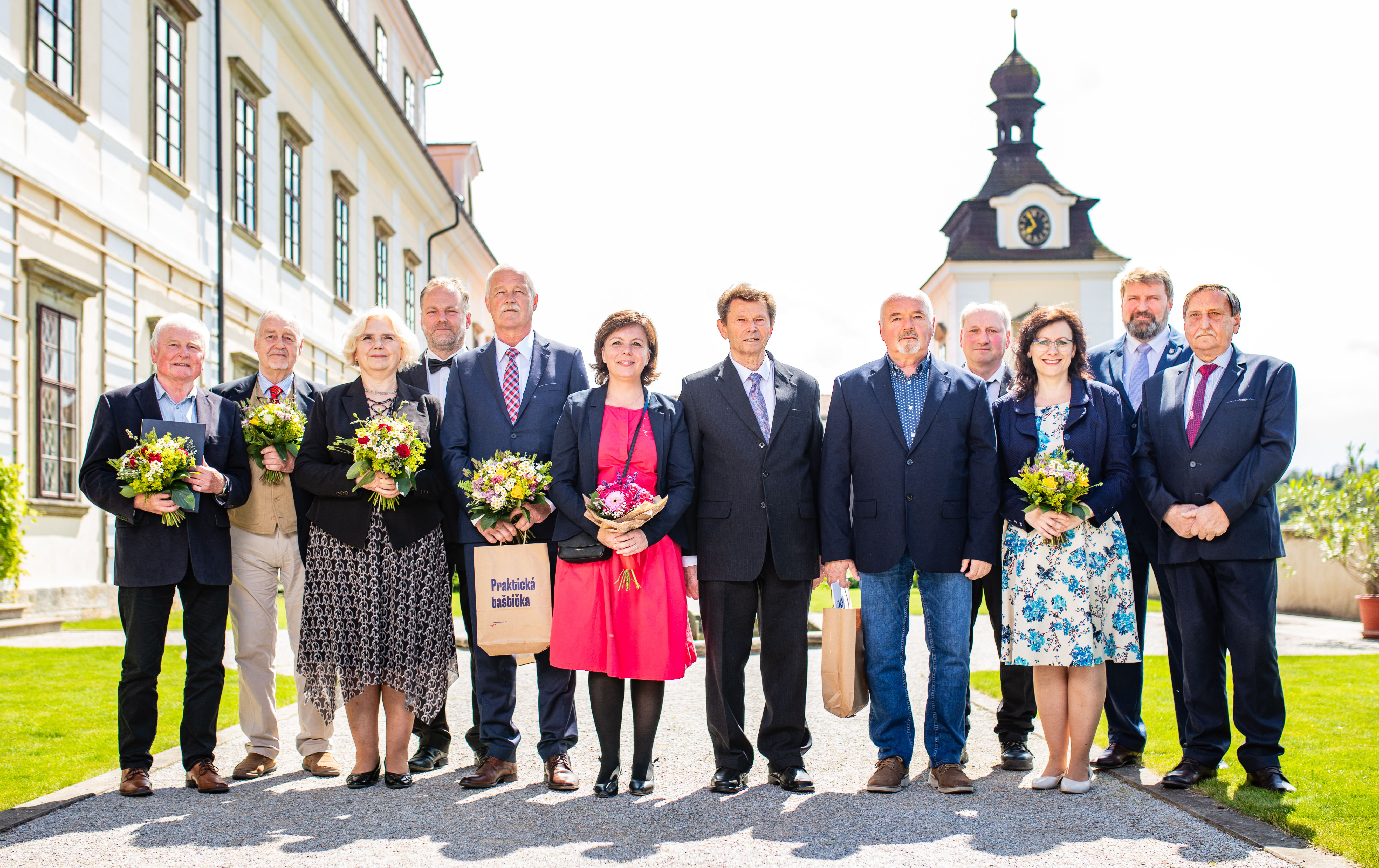 Cenu památkové péče získala obnova zámeckého areálu Karlova Koruna, oprava vodojemu i renesančních náhrobků