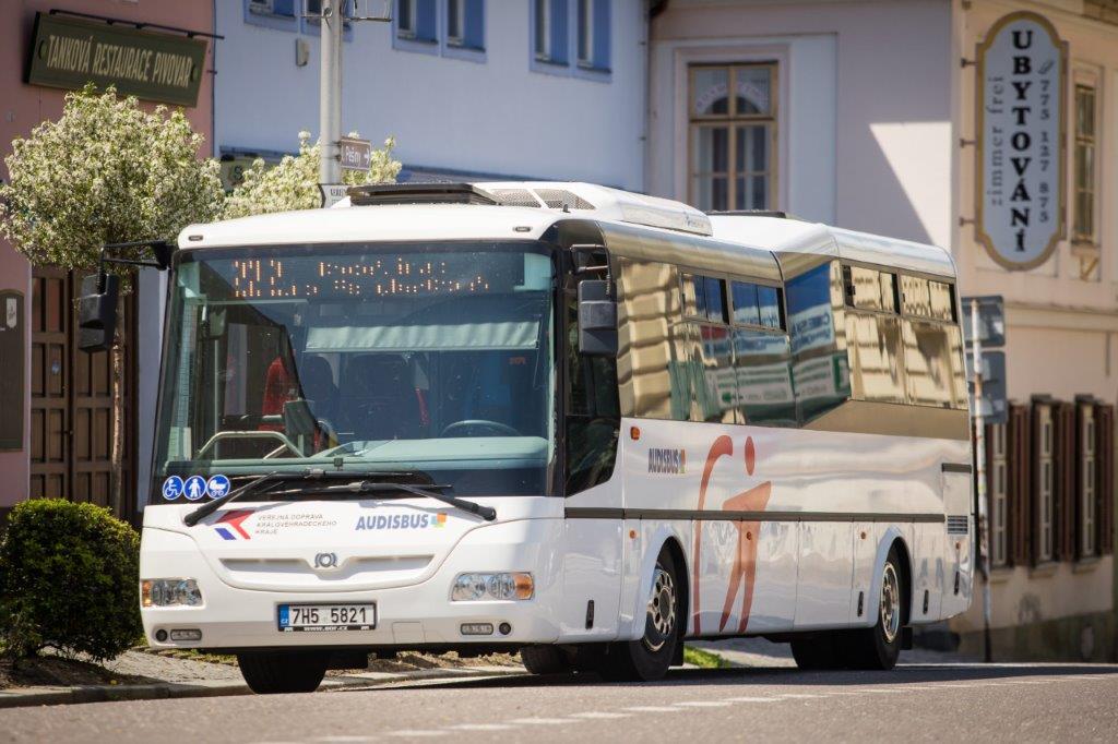 Změny jízdních řádů autobusů a vlaků od neděle 9. června 2024