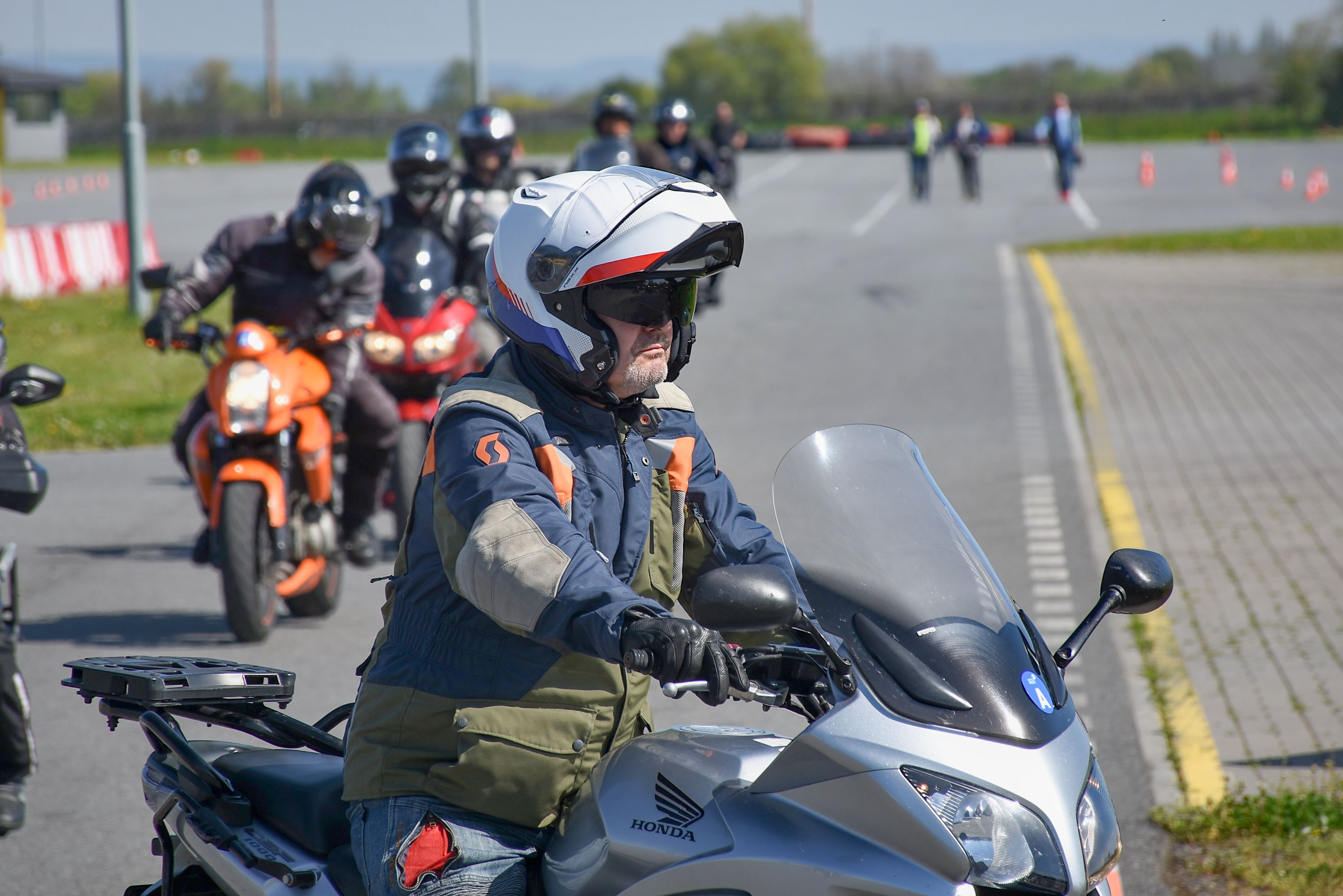 Pro bezpečnější jízdu si motorkáři mohou zdokonalit své schopnosti na kurzech zdarma 