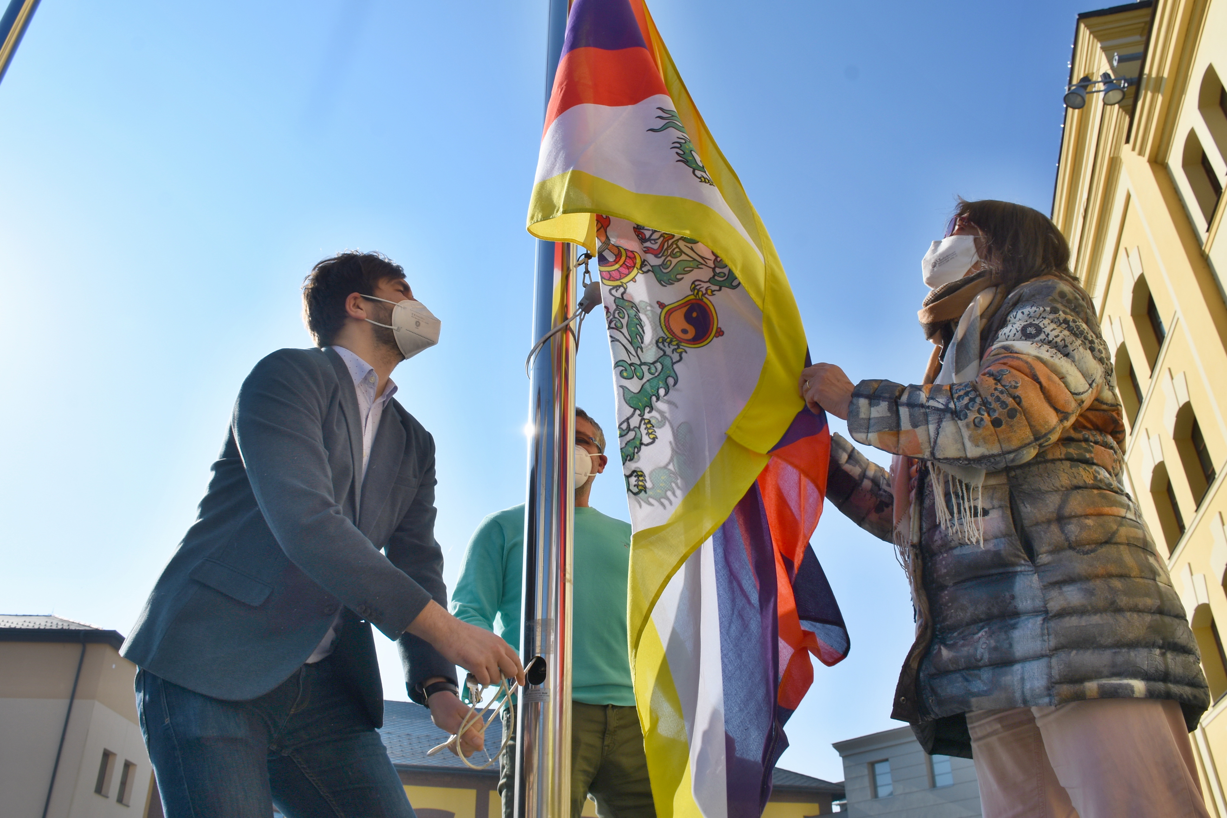 Královéhradecký kraj vyvěsil vlajku pro Tibet