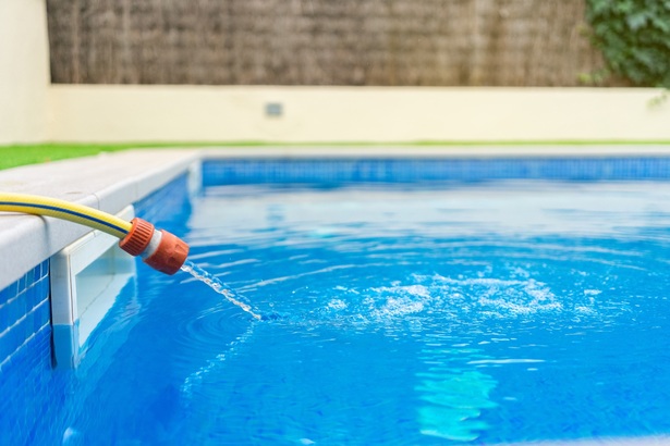 Jak napouštět bazén z vlastní vodovodní přípojky?