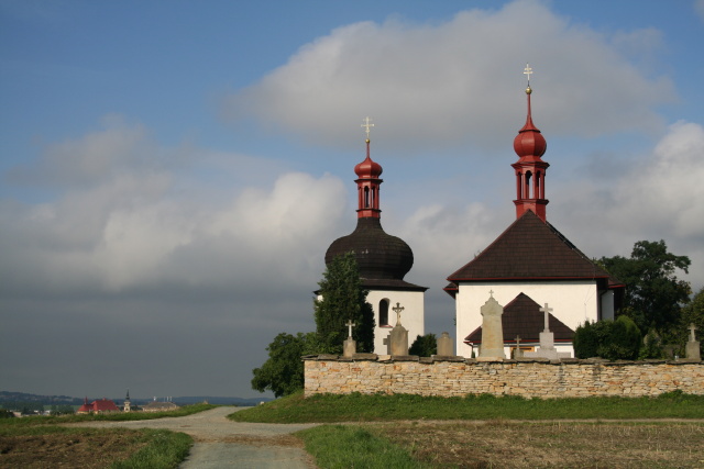 hřbitovní kostel v Dobrušce