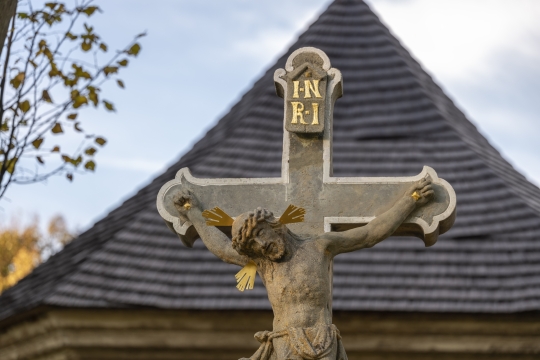 adopce památek - opravený kříž