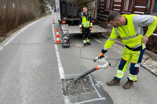 opravy silnice mikrovlnnou technologií 