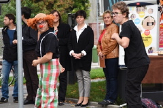Odpolední piknik pro neslyšící uspořádali studenti hradecké Štefánikovy školy