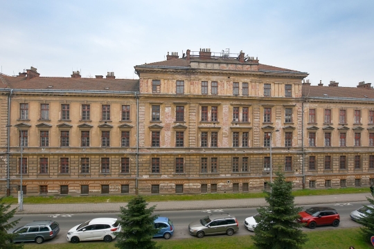 Záměr na kompletní rekonstrukci Vrbenského kasáren v Hradci Králové schválila rada kraje