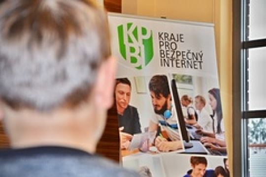 Odstartoval další ročník projektu Kraje pro bezpečný internet