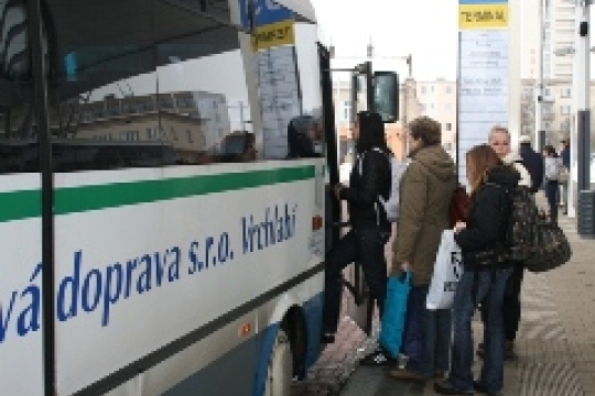 Změny v jízdních řádech se dotknou i krajské autobusové dopravy