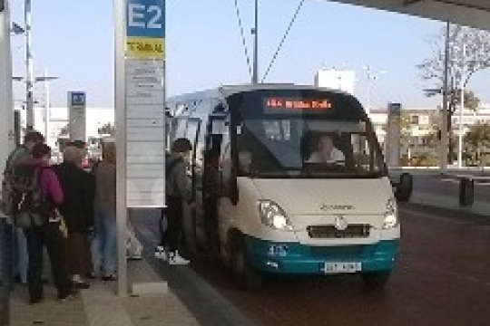 Kraj podal rozklad proti pozastavení autobusového tendru, předběžné opatření ÚOHS je podle rozkladu nezákonné