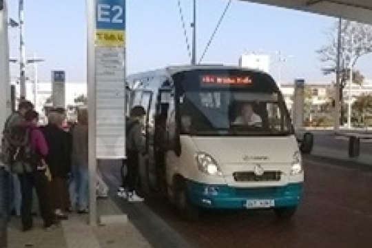 Královéhradecký kraj hledá spoje z Trutnova a Náchoda místo „žlutých autobusů“