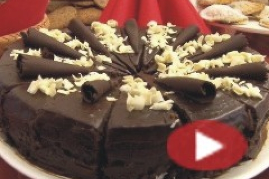 VIDEO: V Kvasinách se nově peče Na plechu. I díky kraji