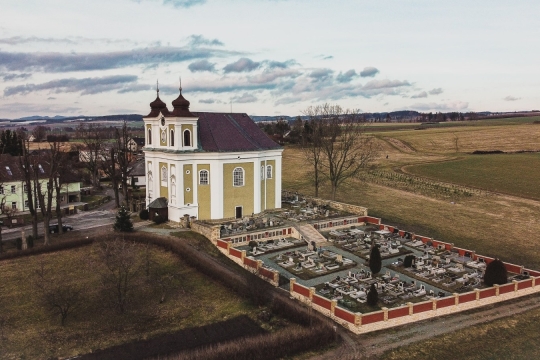 Bezděkov nad Metují vyhlašuje sochařskou soutěž pro barokní kostel