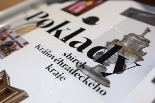 Přes 100 pokladů krajských sbírek nabízí jedna kniha