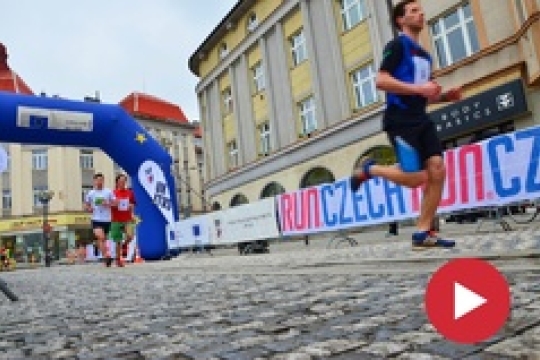 V centru Hradce proběhlo krajské semifinálové kolo Juniorského maratonu 2017