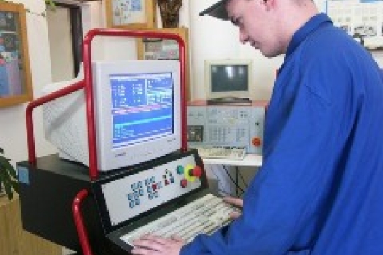 Studenti technických oborů dostali loni od kraje přes 5 milionů korun