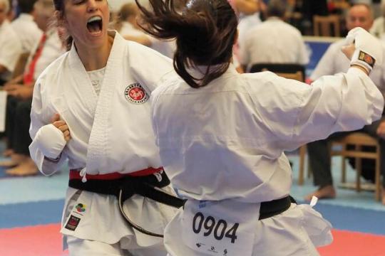 Rozhovor: Sport je zdraví a radost. Mistryně světa v karate Radka Tesařová navrhuje medaile pro vítěze.