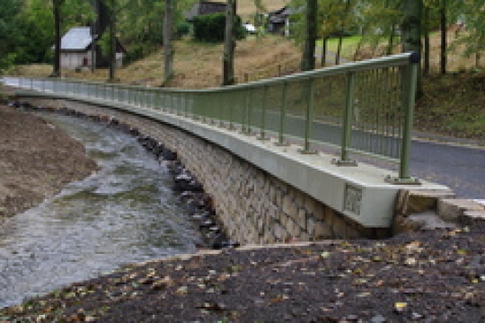 Cesta z Police nad Metují do Teplic je plynulejší