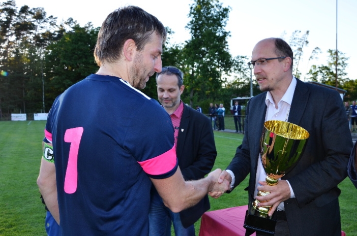 V Albrechticích se rozhodlo o vítězi Poháru hejtmana. Trofej předal sám Jiří Štěpán