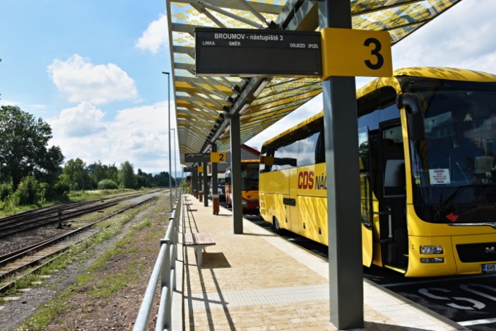 V Broumově se otevřel nový autobusový terminál