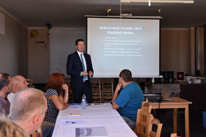 Síť cyklostezek i přírodní biotopová koupaliště. Okolí vodní nádrže Rozkoš se rozvíjí