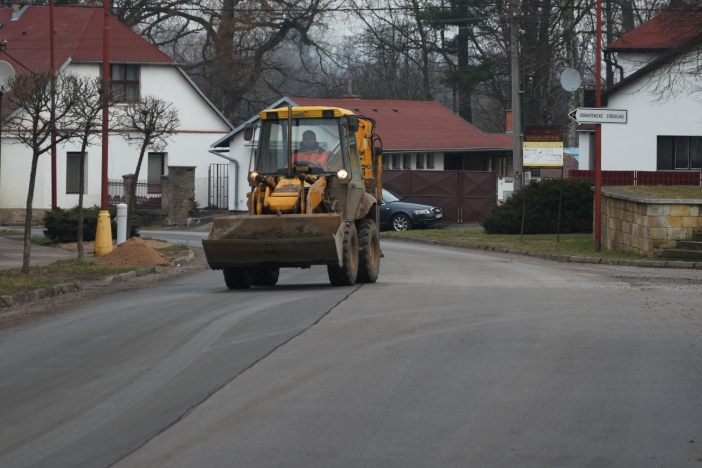 Smidary mají novou kanalizaci. Kraj přispěl dotací i opravou silnice