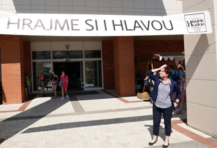 Malé rakety, velké včely a Einsteinovka. Na hradecké univerzitě si můžete zahrát hlavou