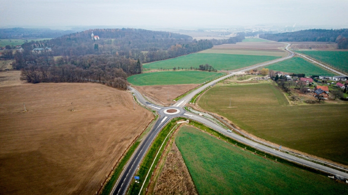 Obchvat Domašína za 116 milionů korun začal sloužit řidičům