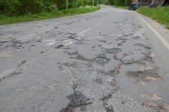 Do hor se lidé dostanou pohodlněji. Oprava silnice bude nakonec rozsáhlejší