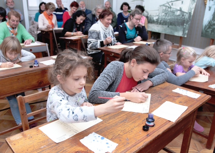 V jičínském muzeu přibližují školním dětem osudové osmičky 