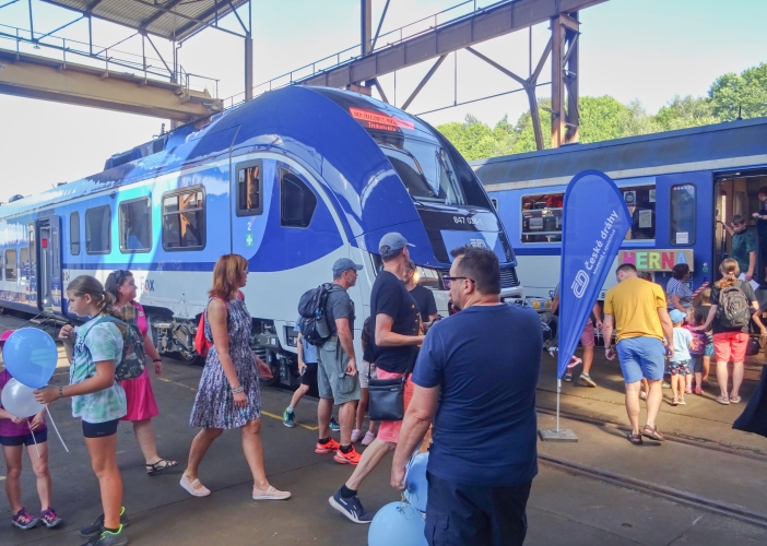 Trutnovské hlavní nádraží přivítalo tisíce návštěvníků na Regionálním dni železnice