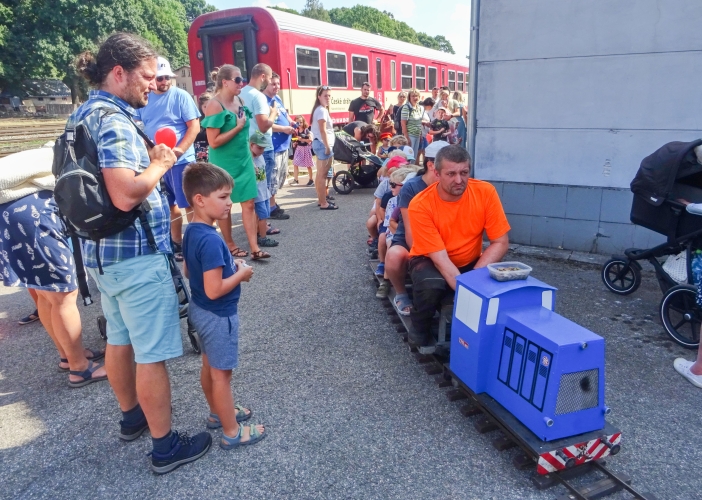 Trutnovské hlavní nádraží přivítalo tisíce návštěvníků na Regionálním dni železnice