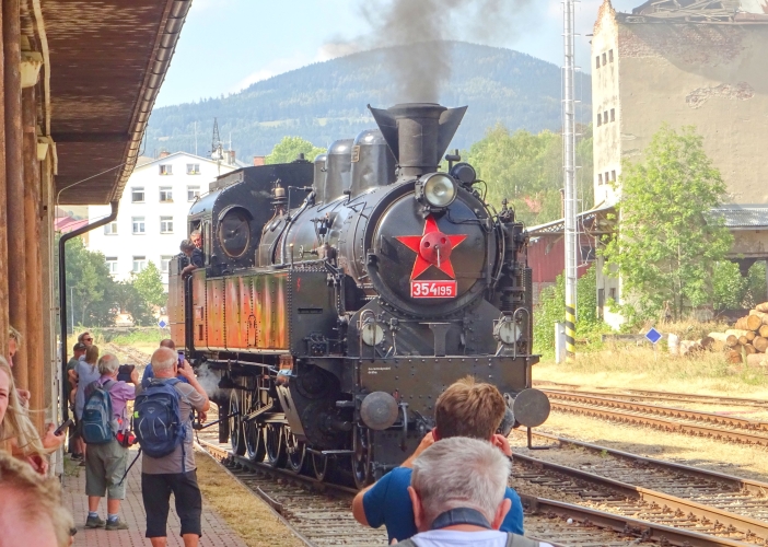 Trutnovské hlavní nádraží přivítalo tisíce návštěvníků na Regionálním dni železnice