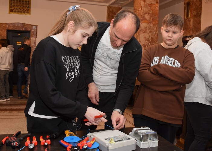 Konstruktér nebo elektrotechnik? V Náchodě se žáci nechali inspirovat pro své budoucí povolání 