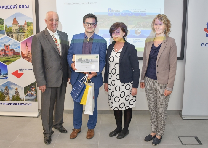 Zlatý erb získaly Borovnice a Dvůr Králové nad Labem