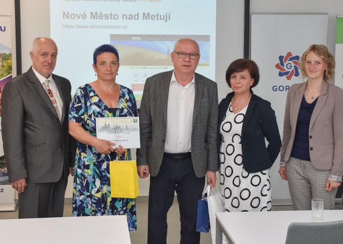 Zlatý erb získaly Borovnice a Dvůr Králové nad Labem