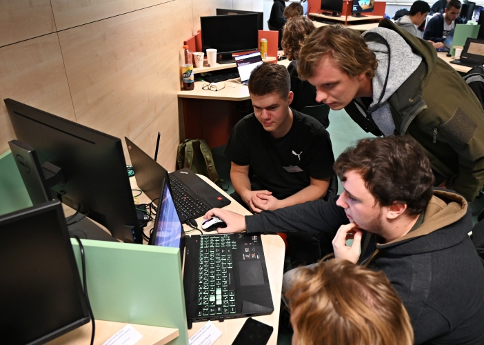 Známe vítěze krajského Hackathonu 2023