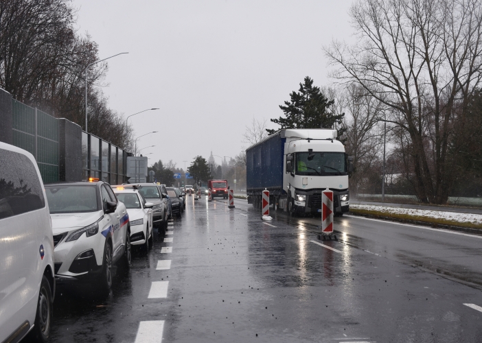 Nová protihluková stěna na hradecké Rašínově třídě uleví místním