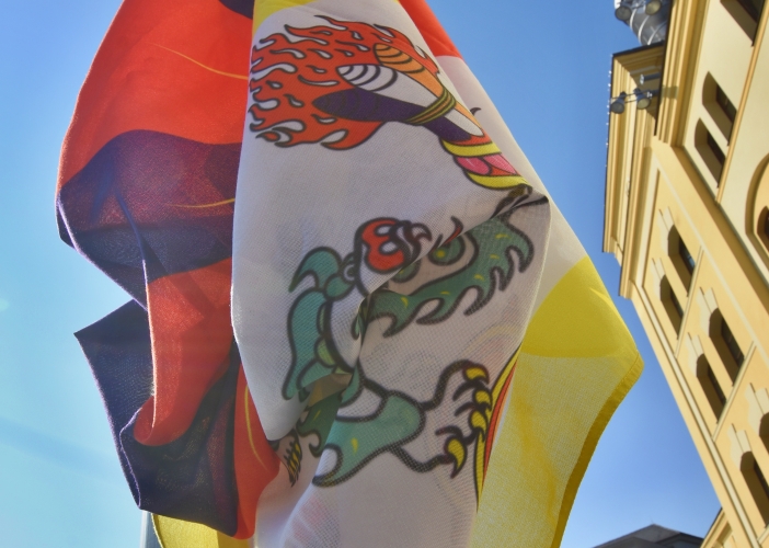 Královéhradecký kraj vyvěsil vlajku pro Tibet