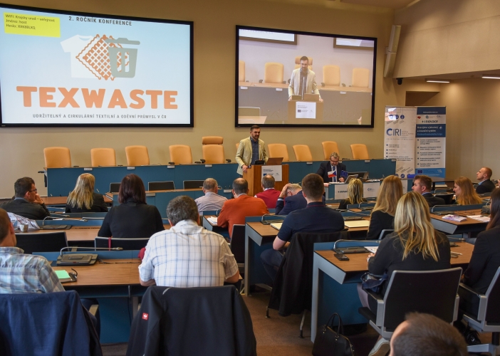 Konference Texwaste představila trendy v recyklaci textilu a oděvů