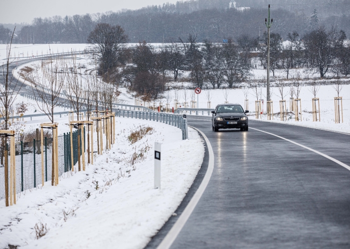 Obchvat Domašína za 116 milionů korun začal sloužit řidičům