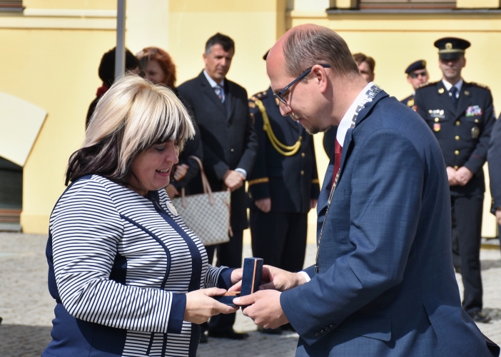 Hejtman Štěpán ocenil významné osobnosti regionu. Kraj dnes oslavuje na Pivovarském náměstí