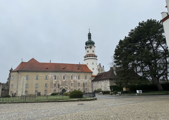 Zámek v Novém Městě nad Metují přivítal ministra kultury Martina Baxu