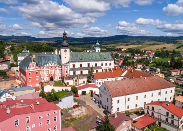 Broumov jako historicky nejmenší kandidát postupuje do finále soutěže o titul Evropské hlavní město kultury 2028